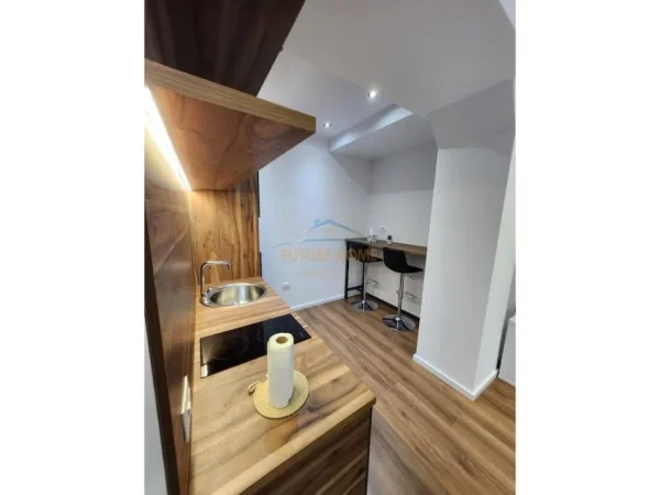 Tirane, jepet me qera apartament 1+1 Kati 11, 76 m² 1.000 € 