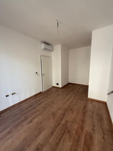 Tirane, jepet me qera apartament 1+1+Ballkon , 70 m² 580 € (Zogu i Zi, Tirane)