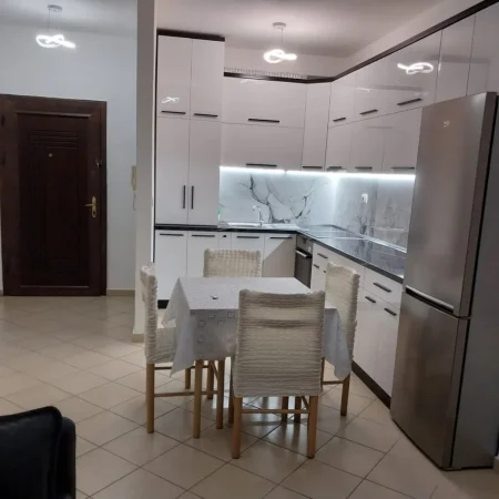 Tirane, jepet me qera apartament 1+1+Ballkon Kati 2, 60 m² 400 € (Astir)
