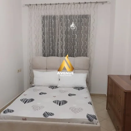 Tirane, jepet me qera apartament 1+1+Ballkon Kati 2, 60 m² 400 € (bulevardi migjeni)