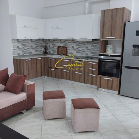 Tirane, jepet me qera apartament 2+1 Kati 4, 102 m² 400 € (FRESKU)