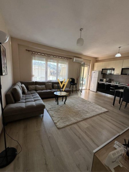 Tirane, jepet me qera apartament 2+1+Ballkon Kati 2, 100 m² 700 € (LIQENI I THATE)