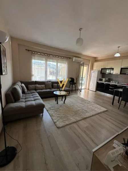 Tirane, jepet me qera apartament 2+1+Ballkon Kati 2, 100 m² 700 € (LIQENI I THATE)