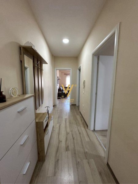 Tirane, jepet me qera apartament 2+1+Ballkon Kati 2, 100 m² 700 € (LIQENI I THATE)