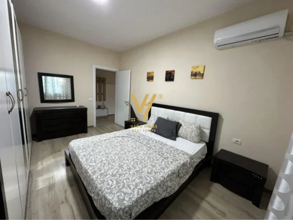 Tirane, jepet me qera apartament 2+1+Ballkon Kati 2, 100 m² 700 € (LIQENI I THATE)