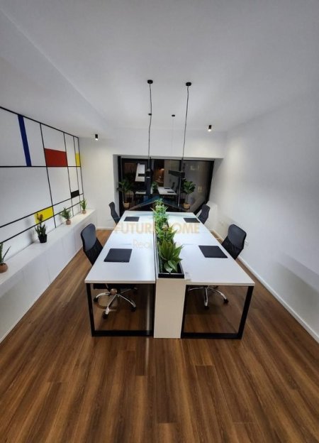 Tirane, jepet me qera zyre Kati 11, 76 m² 1.000 € (Square 21, Rruga e Kavajes)