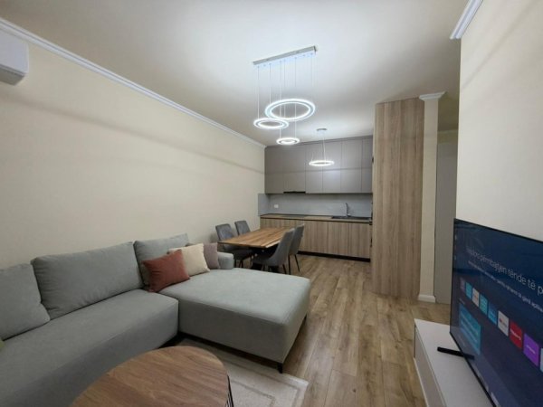 Tirane, jepet me qera apartament 1+1 Kati 3, 67 m² 1.000 € (Liqeni i Thate.)