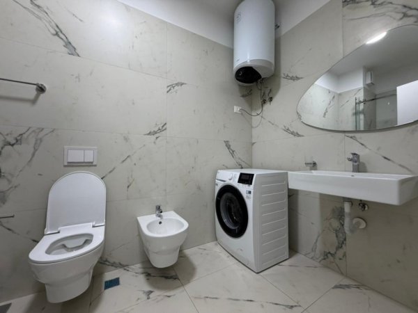 Tirane, jepet me qera apartament 1+1 Kati 3, 67 m² 1.000 € (Liqeni i Thate.)