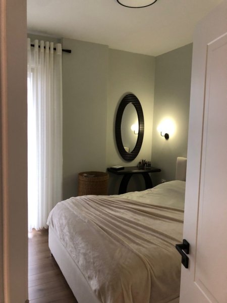 Tirane, jepet me qera 1+1 Kati 4, 600 € 