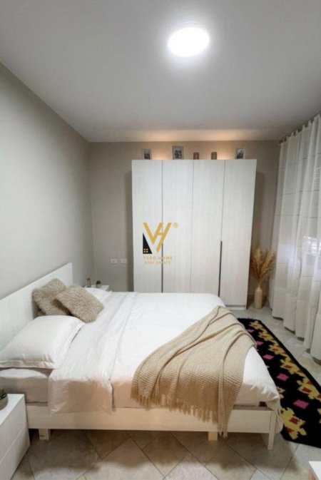 Tirane, jepet me qera apartament 1+1+Ballkon Kati 15, 60 m² 550 € (9 KATESHET)