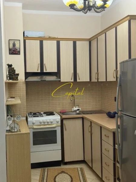 Tirane, jepet me qera apartament 1+1 Kati 2, 60 m² 450 € (ASTIR)