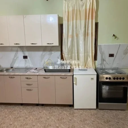 Tirane, jepet me qera apartament 2+1 Kati 2, 105 m² 450€ (Astir)