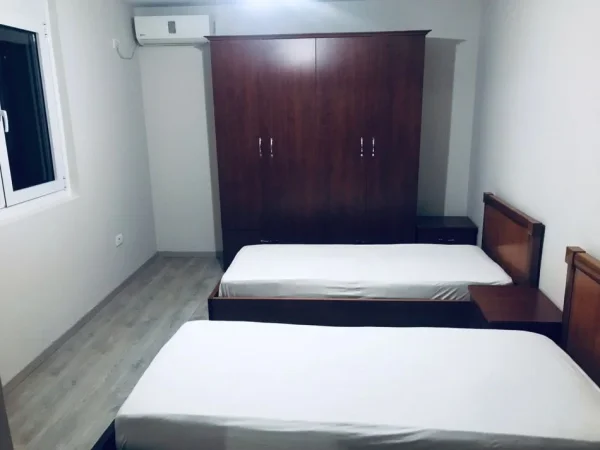 JEPET ME QERA APARTAMENT 2+1 PËRBALLË DELIJORGJIT,  500 €uro