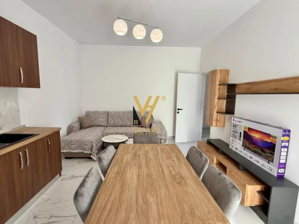 Tirane, jepet me qera apartament 2+1+Ballkon Kati 2, 90 m² 500 € (MULLET)