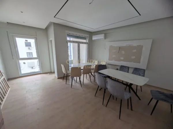 Tirane, shitet apartament 2+1+Aneks+Ballkon Kati 6, 97 m² 179.000 € 