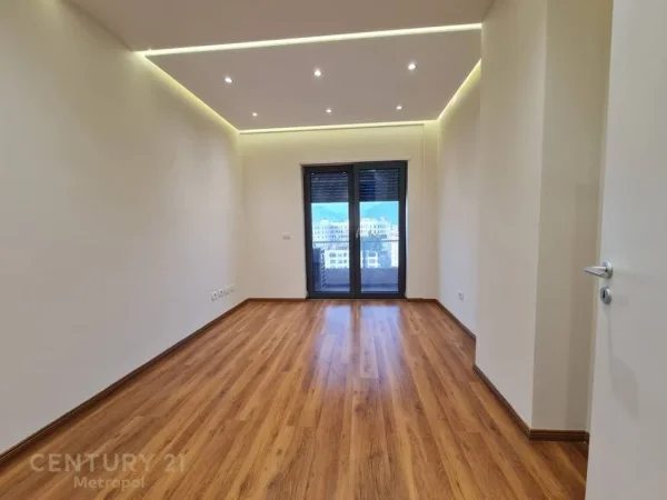 Tirane, jepet me qera ambjent biznesi Kati 7, 146 m² 1.600 € (Zogu Zi)