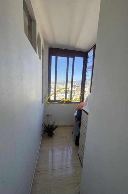 Tirane, jepet me qera apartament 1+1 Kati 12, 65 m² 600 € (QENDER)