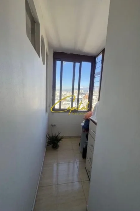 Tirane, jepet me qera apartament 1+1 Kati 12, 65 m² 600 € (QENDER)