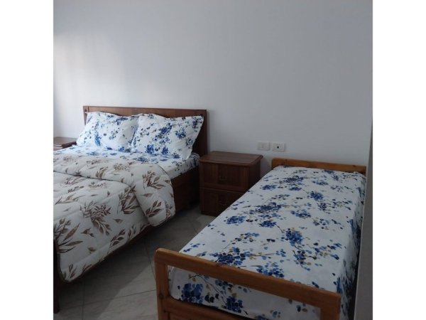 Tirane, jepet me qera apartament 2+1 Kati 4, 102 m² 400 € (Fresku)