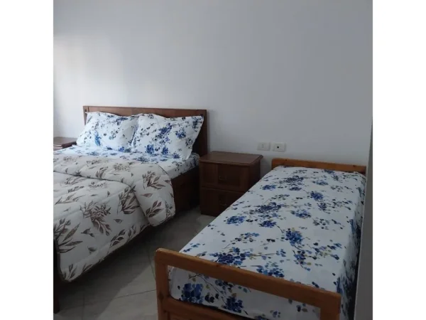 Tirane, jepet me qera apartament 2+1 Kati 4, 102 m² 400 € (Fresku)