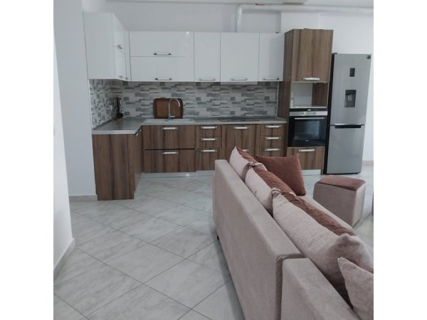 Tirane, jepet me qera apartament 2+1 Kati 4, 102 m² 400 € (Fresku)