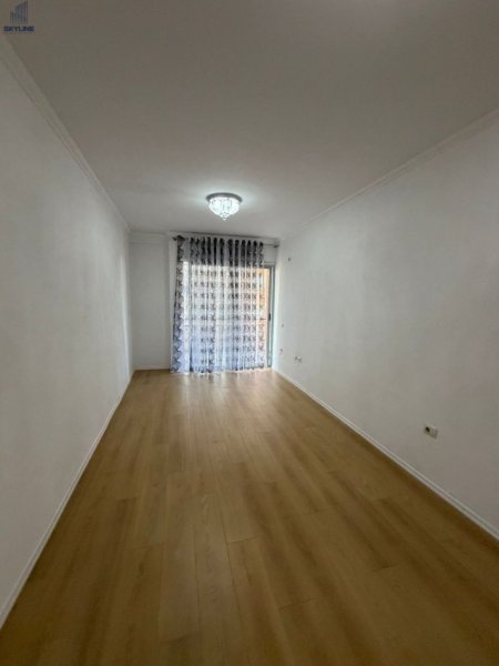 Tirane, shitet apartament 2+1 Kati 3, 75 m² 112.000 € (Fresk)