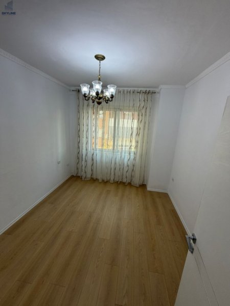 Tirane, shitet apartament 2+1 Kati 3, 75 m² 112.000 € (Fresk)