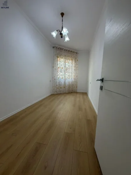 Tirane, shitet apartament 2+1 Kati 3, 75 m² 112.000 € (Fresk)
