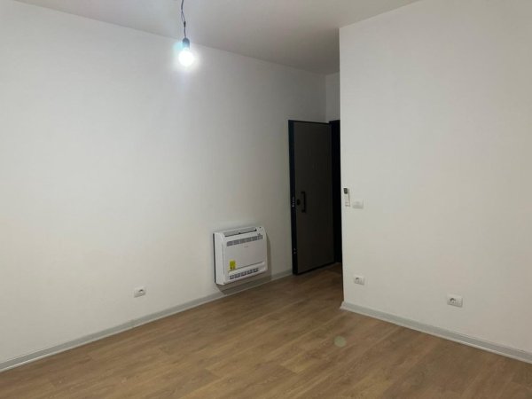 Tirane, jepet me qera ambjent biznesi Kati 4, 117 m² 1.200 € (Garden Building)