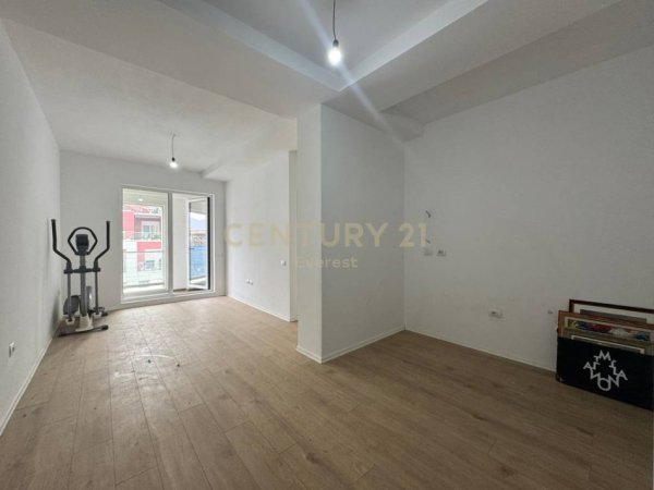 Tirane, shitet apartament 1+1+Aneks+Ballkon Kati 6, 62 m² 165.000 € 