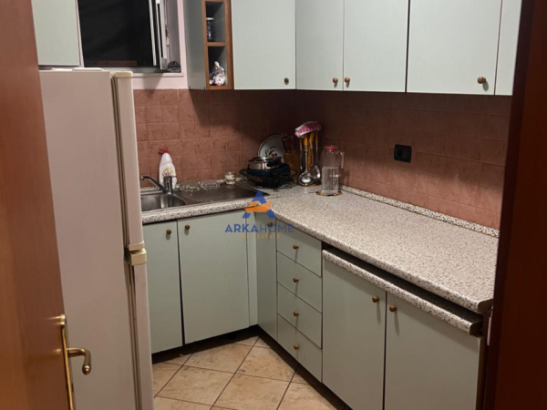 Tirane, jepet me qera apartament 1+1+Ballkon Kati 3, 56 m² 574 € 