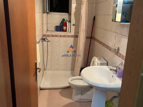 Tirane, jepet me qera apartament 1+1+Ballkon Kati 3, 56 m² 574 € 