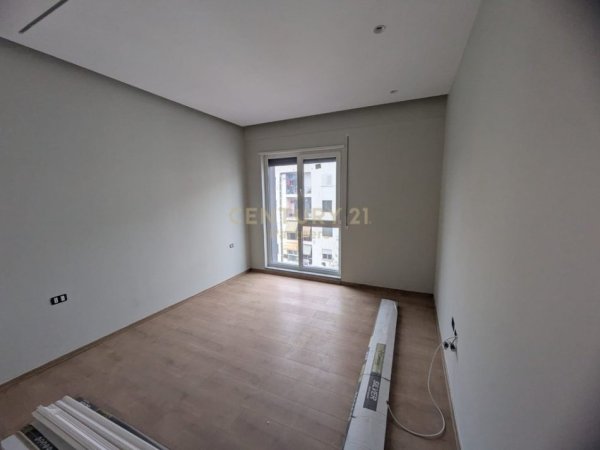 Tirane, shes apartament 2+1 Kati 6, 97 m² 179.000 € (Rruga 5 Maji)