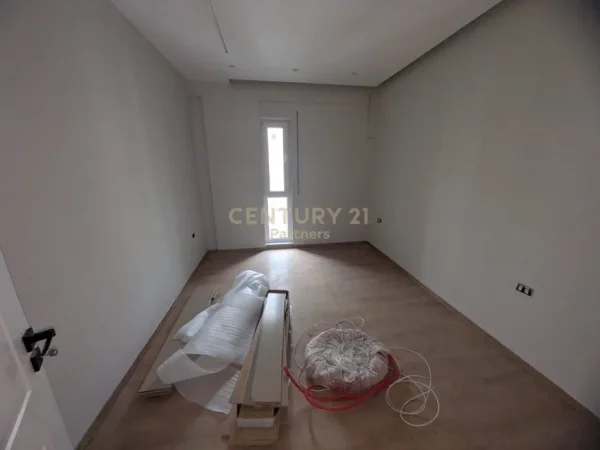 Tirane, shes apartament 2+1 Kati 6, 97 m² 179.000 € (Rruga 5 Maji)