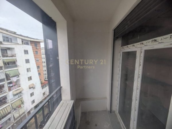 Tirane, shes apartament 2+1 Kati 6, 97 m² 179.000 € (Rruga 5 Maji)