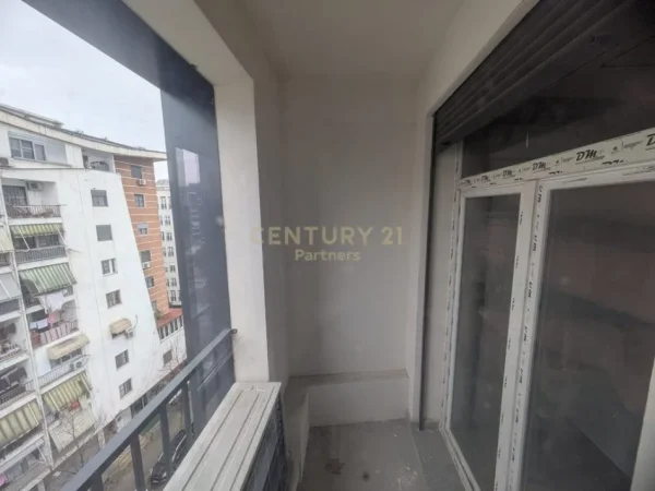 Tirane, shes apartament 2+1 Kati 6, 97 m² 179.000 € (Rruga 5 Maji)