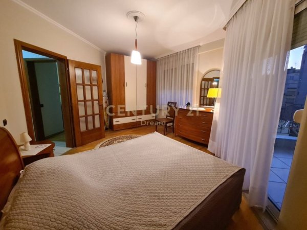 Tirane, jepet me qera apartament Kati 6, 115 m² 800 € (Bllok)