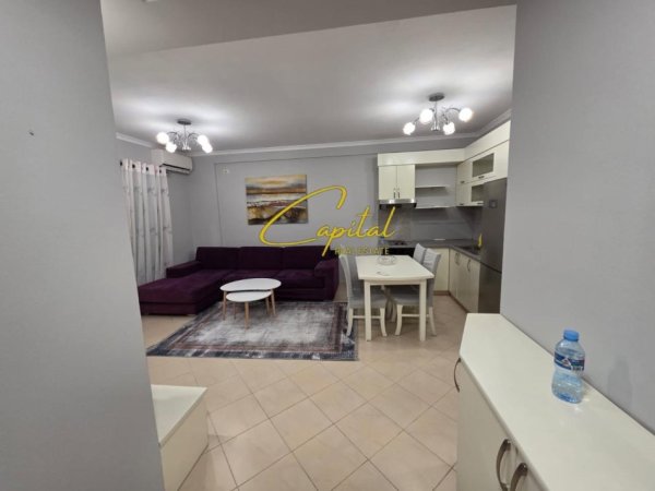 Tirane, jepet me qera apartament 2+1 Kati 7, 93 m² 500 € (YZBERISHT)