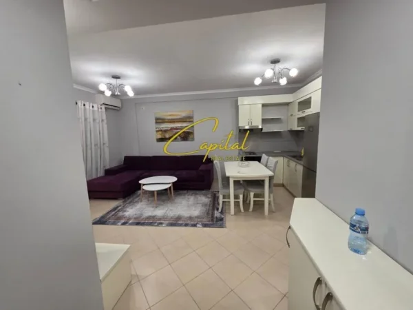 Tirane, jepet me qera apartament 2+1 Kati 7, 93 m² 500 € (YZBERISHT)