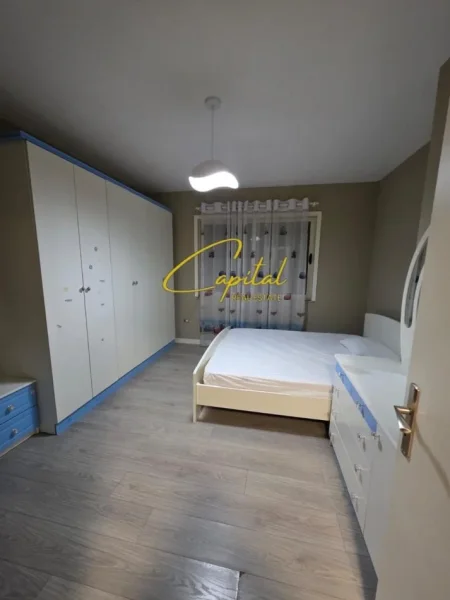 Tirane, jepet me qera apartament 2+1 Kati 7, 93 m² 500 € (YZBERISHT)