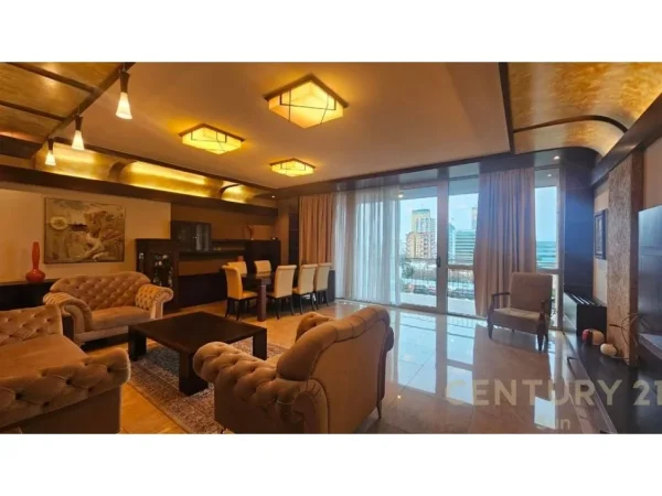 Tirane, jepet me qera apartament 3+1+Ballkon Kati 8, 216 m² 2.200 € (Etc)