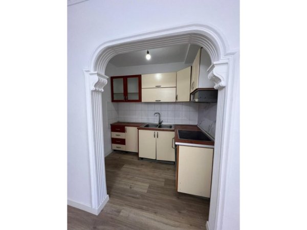Tirane, shitet apartament 1+1 Kati 1, 59 m² 90.000 € (Selit ish stacioni fundit tiranes re)