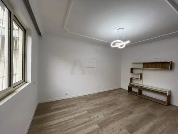 Tirane, shitet apartament 1+1 Kati 1, 59 m² 90.000 € (Selit ish stacioni fundit tiranes re)