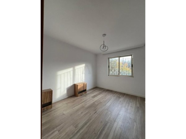 Tirane, shitet apartament 1+1 Kati 1, 59 m² 90.000 € (Selit ish stacioni fundit tiranes re)