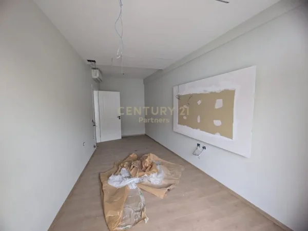 Tirane, shes apartament 1+1 Kati 6, 74 m² 136.000 € (5 Maj)