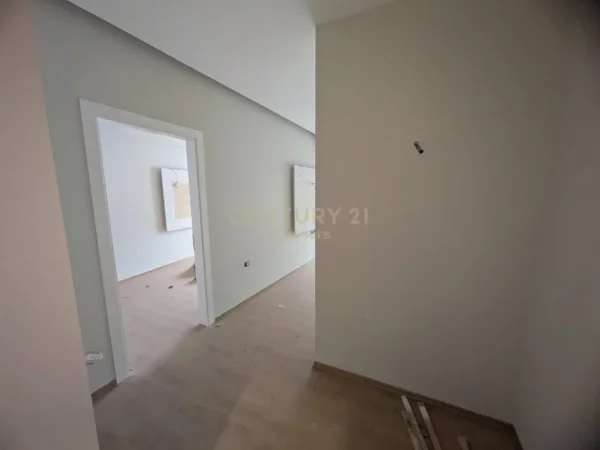 Tirane, shes apartament 1+1 Kati 6, 74 m² 136.000 € (5 Maj)