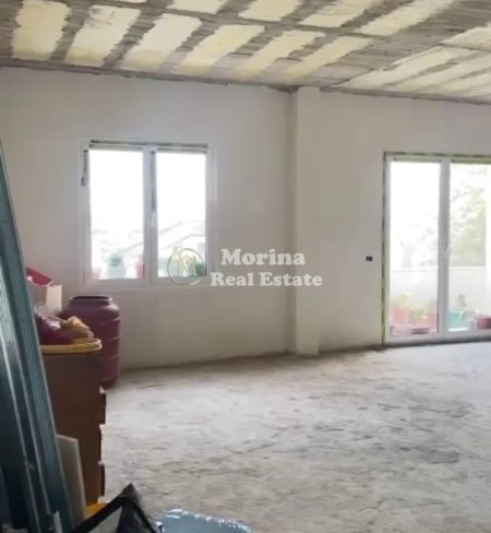 Tirane, jepet me qera ambjent biznesi Kati 1, 200 m² 500 € (Babrru)