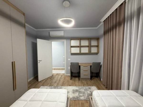 Tirane, jepet me qera apartament 2+1 Kati 3, 116 m² 1.300 € (Liqeni i Thate.)