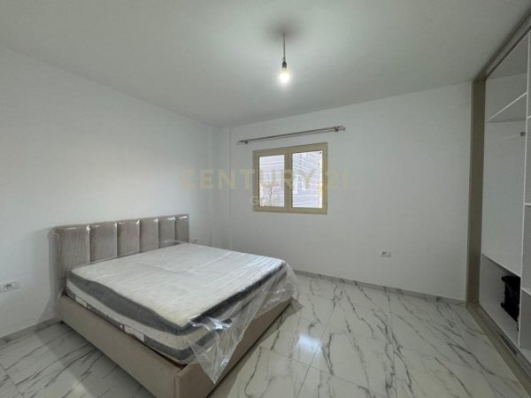 Tirane, jepet me qera Vile 2+1 Kati 1, 107 m² 350 € (Shkoze)