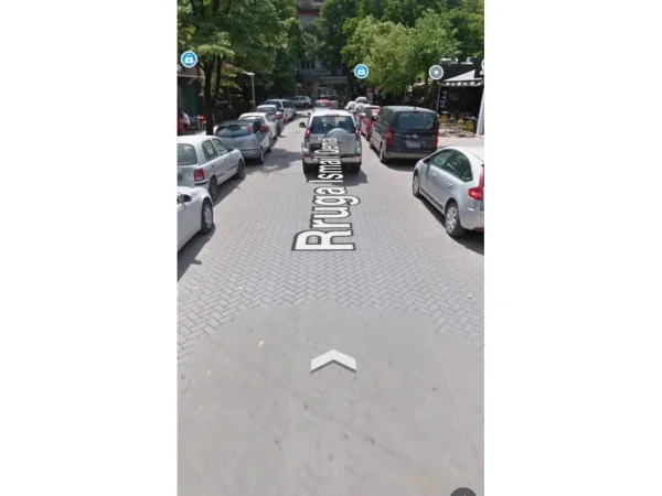 Tirane, jepet me qera bar-kafe Kati 0, 130 m² 4.500 € (Blloku)